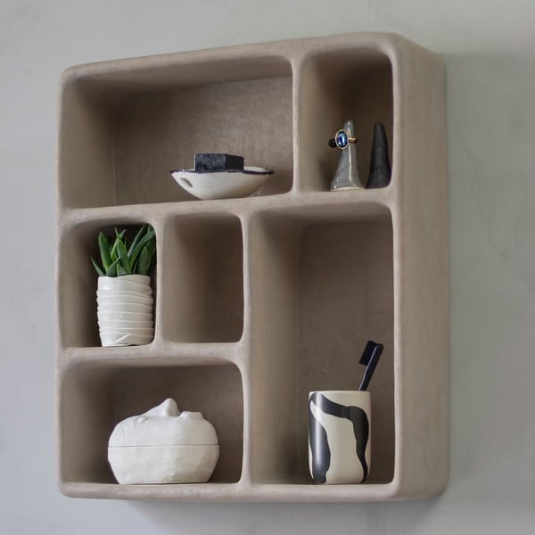 Gaiši pelēks divstāvu plaukts ar akmens imitāciju Art Studio – Mette Ditmer Denmark-image-1