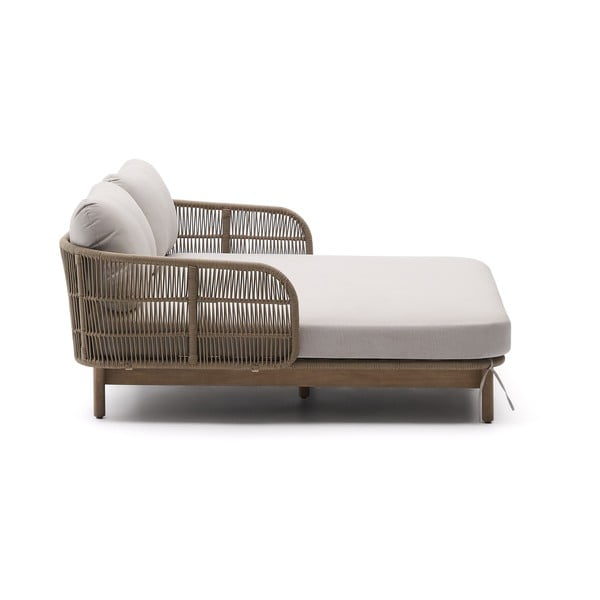 Krēmkrāsas/dabīga toņa divvietīgs masīvkoka dārza zvilnis Catalina – Kave Home-image-3