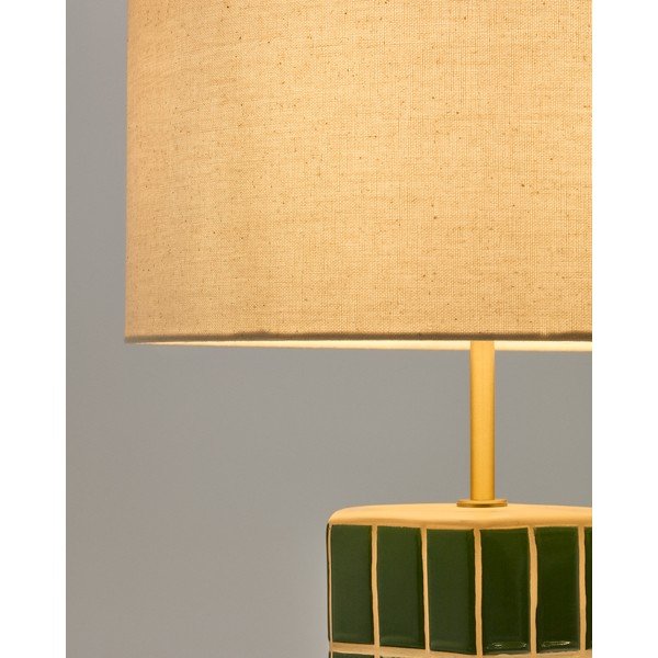 Zaļa/krēmkrāsas galda lampa ar auduma abažūru (augstums 61,5 cm) Rue – Kave Home-image-3