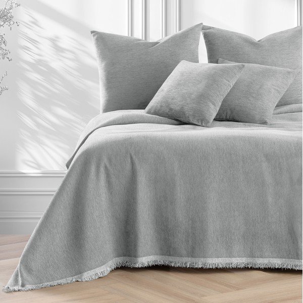 Gaiši pelēks gultas pārklājs no šenila 220x240 cm Talo – Filumi-image-2