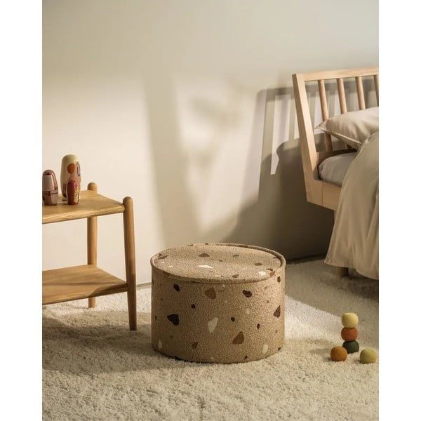 Gaiši brūns bērnu pufs no buklē/šenila auduma Terrazzo – Wigiwama-image-3