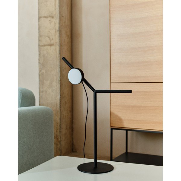 Melna metāla LED galda lampa ar regulējamu spilgtumu (augstums 61,5 cm) Orey – Kave Home-image-1