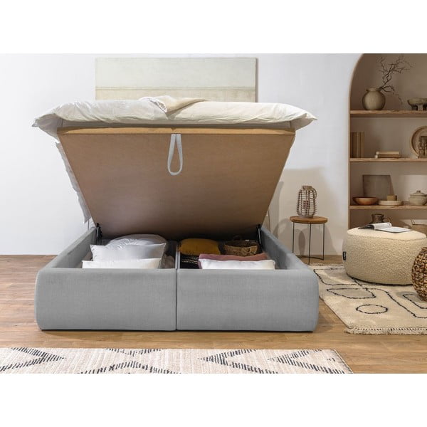 Gaiši pelēka mīkstā divvietīgā gulta ar uzglabāšanas vietu un režģi 180x200 cm Jade – Bobochic Paris-image-4