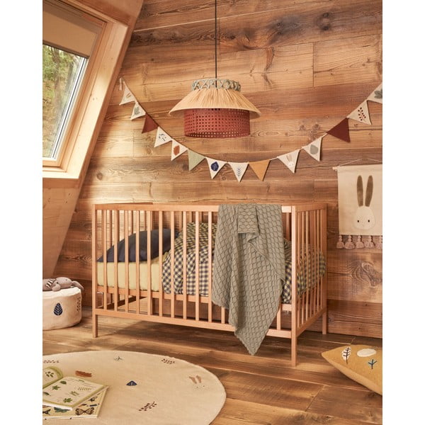 Balta dižskābarža masīvkoka bērnu gultiņa 60x120 cm Shantal – Kave Home-image-1