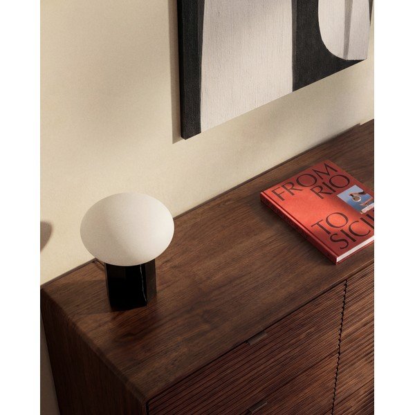 Tumša dabīga toņa kumode ar riekstkoka imitāciju 120x75x50 cm Norlen – Kave Home-image-1