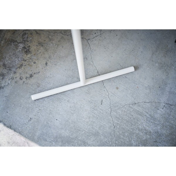 Balts metāla sienas drēbju pakaramais statīvs Tower – YAMAZAKI-image-4