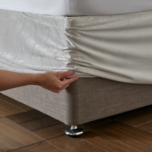 Krēmkrāsas samta gultas rāmja pārvalks ar gumiju 152x198 cm Kingsley – Catherine Lansfield-image-1