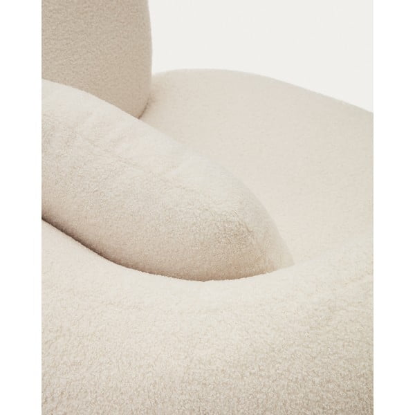 Krēmkrāsas atpūtas krēsls no buklē auduma Martina – Kave Home-image-4