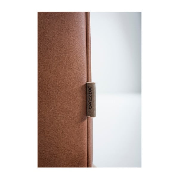 Konjaka brūns bifeļu ādas dīvāns ar masīvkoka konstrukciju Gazzda Fawn, 240 cm-image-4