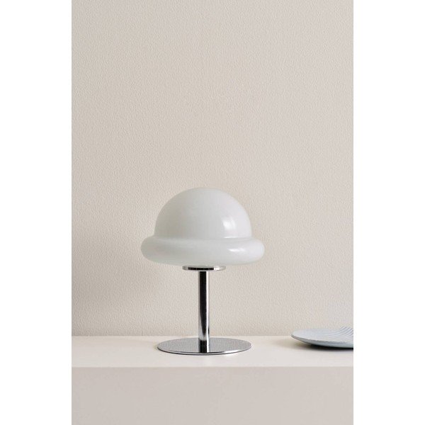 Balta/spīdīgas sudraba krāsas galda lampa no opāla stikla (augstums 26 cm) Bubba – Jotex-image-2