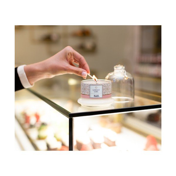 Sojas vaska svece We Love Candles Lovely Girl, degšanas laiks 72 stundas-image-3