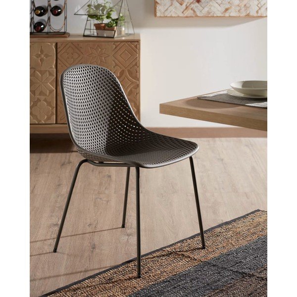 Tumši pelēks metāla dārza krēsls Quinby – Kave Home-image-1