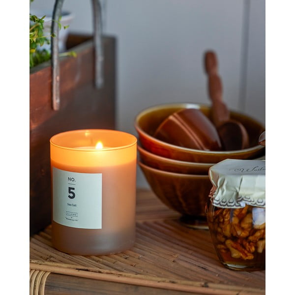 Aromātiskā svece degšanas laiks 50 h No. 5 Sea Salt – ILLUME x Bloomingville-image-4
