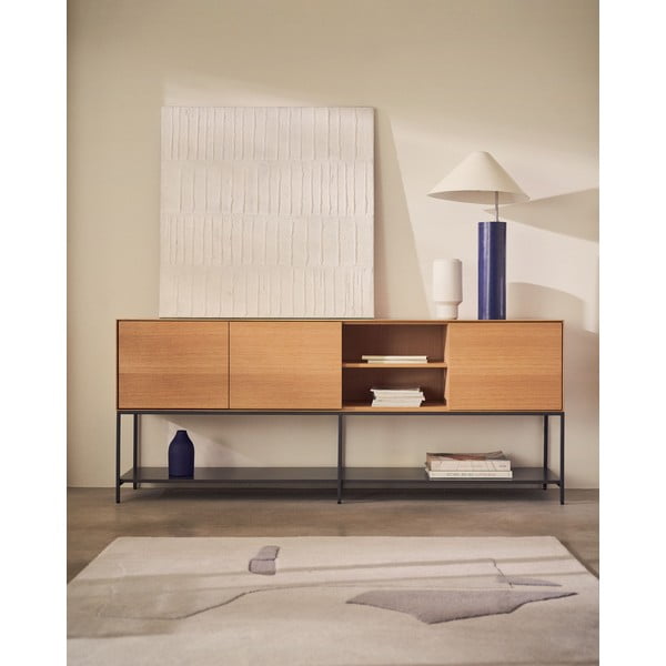 Dabīga toņa zema kumode ar ozolkoka imitāciju 195x80 cm Vedrana – Kave Home-image-1