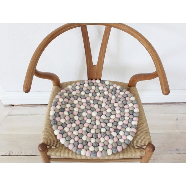 Gaiši rozā un pelēks bumbiņu vilnas paliktnis krēslam Wooldot Ball Chair Pad, ⌀ 39 cm-image-2