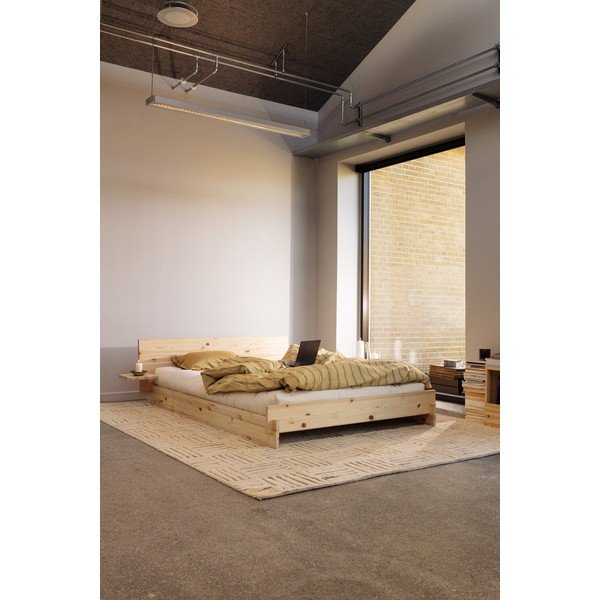 Gaiša dabīga toņa priedes masīvkoka divvietīga gulta ar redelēm 160x200 cm Latch – Karup-image-4