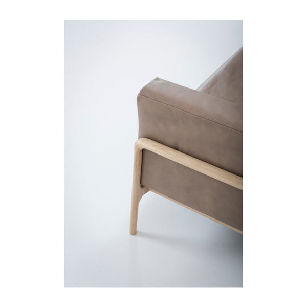 Gaiši brūns bifeļu ādas dīvāns ar masīvu ozolkoka konstrukciju Gazzda Fawn, 240 cm-image-2