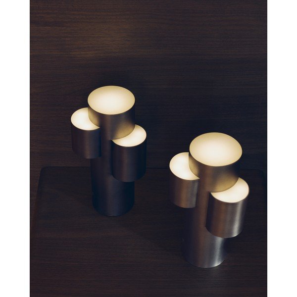 Sudraba krāsas metāla LED galda lampa ar regulējamu spilgtumu (augstums 26,5 cm) Adrina – Kave Home-image-1