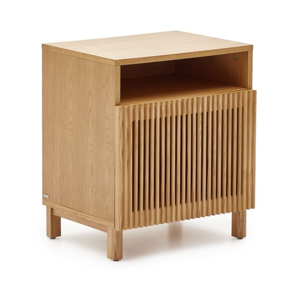 Dabīga toņa naktsskapītis ar ozolkoka imitāciju Beyla – Kave Home-image-2