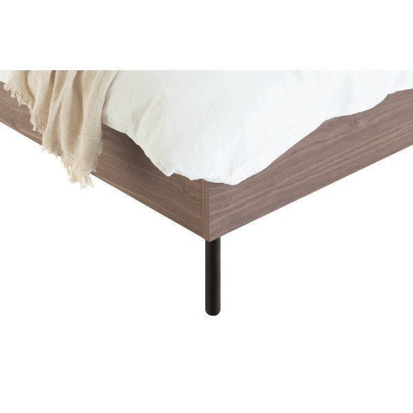 Tumša dabīga toņa polsterēta/no skaidu plāksnēm divvietīga gulta ar riekstkoka imitāciju ar redelēm 200x200 cm Streiko – noo.ma-image-4