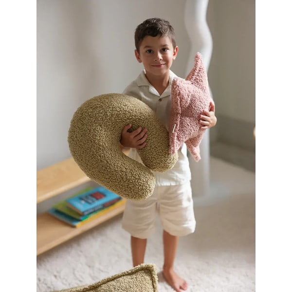 Zaļš bērnu dīvāna spilvens no buklē auduma U – Wigiwama-image-1