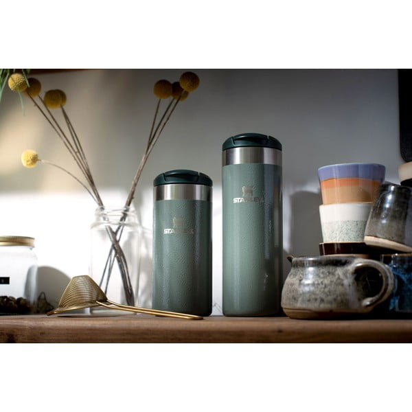 Zaļa nerūsējošā tērauda termokrūze 470 ml AeroLight™ Transit Hammer Tone Green – Stanley-image-4