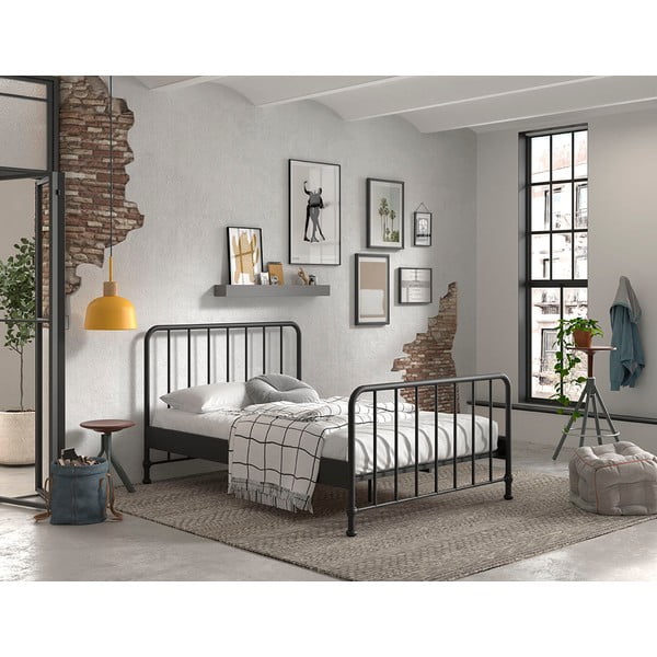 Melna metāla vienvietīga gulta ar redelēm 140x200 cm BRONXX – Vipack-image-1