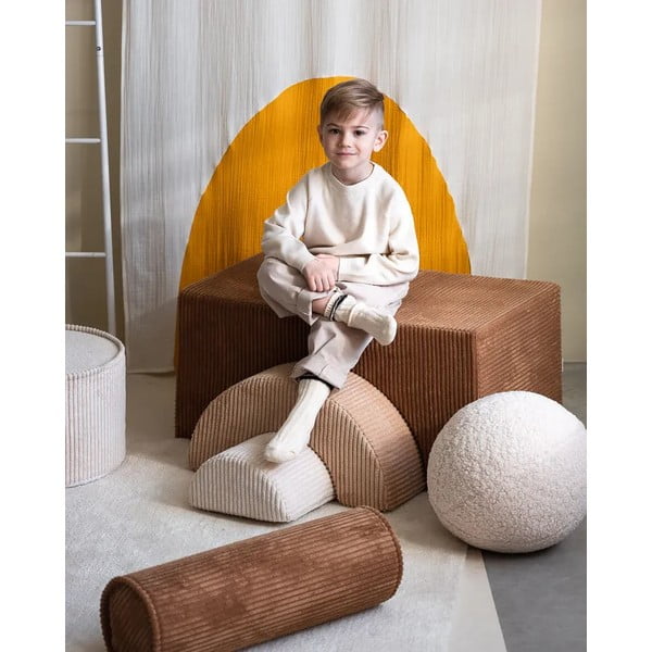 Brūns velveta bērnu dīvāna spilvens Roll – Wigiwama-image-2
