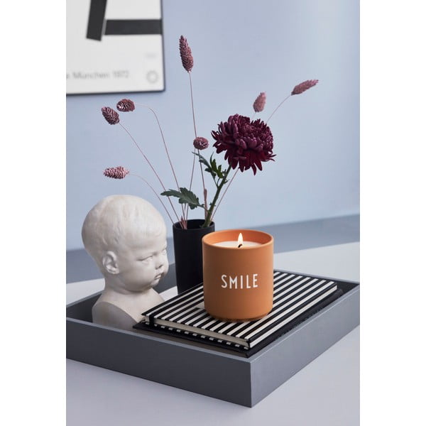 Aromātiskā sojas vaska svece Smile – Design Letters-image-1