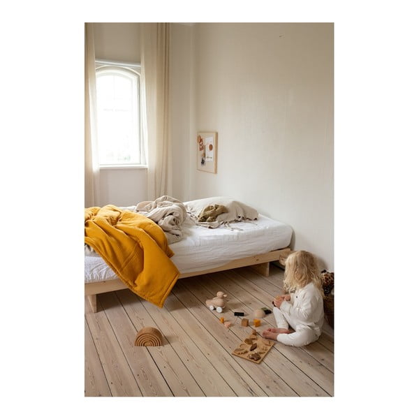 Dabīga toņa priedes masīvkoka vienvietīga gulta ar režģi 90x200 cm Kanso – Karup Design-image-1