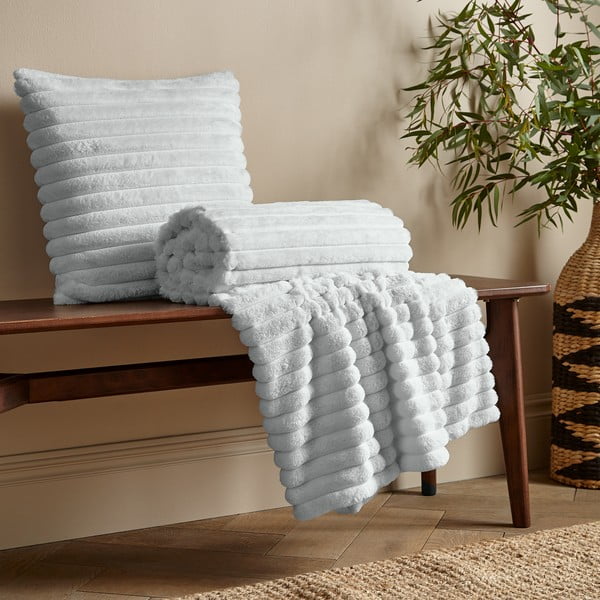 Balts mikroplīša pleds 130x170 cm Cosy Ribbed – Catherine Lansfield-image-3