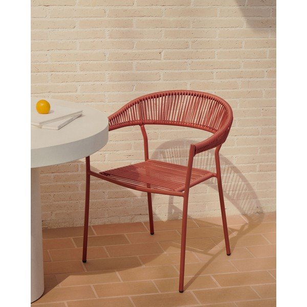 Ķieģeļu sarkani mākslīgās rotangpalmas pusdienu krēsli (4 gab.) Futadera – Kave Home-image-1