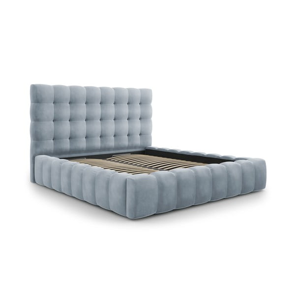 Gaiši zila polsterēta divvietīga gulta ar veļas kasti un režģi 200x200 cm Bali – Cosmopolitan Design