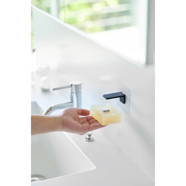 Melns plastmasas pašlīmējošs magnētiskais ziepju turētājs Film Hook – YAMAZAKI-image-1