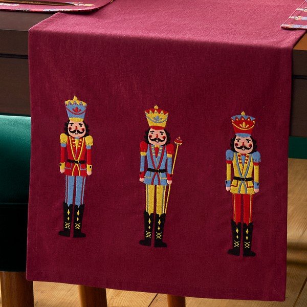 Kokvilnas galda celiņš ar Ziemassvētku motīvu 220x32 cm Christmas Nutcracker – Catherine Lansfield-image-2