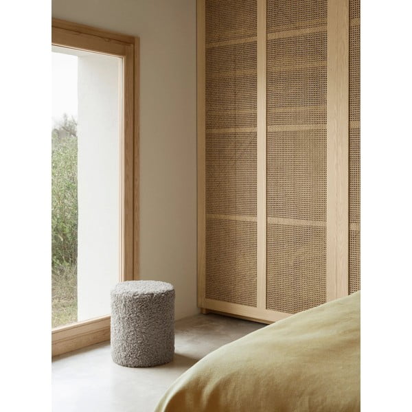 Pelēks pufs no buklē auduma Teddy – Blomus-image-4