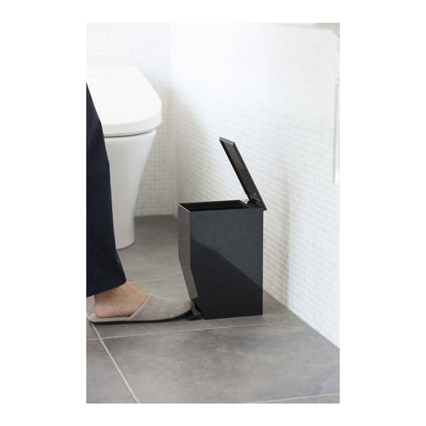 Melna plastmasas atkritumu tvertne ar pedāli 3,9 l Tower – YAMAZAKI-image-1