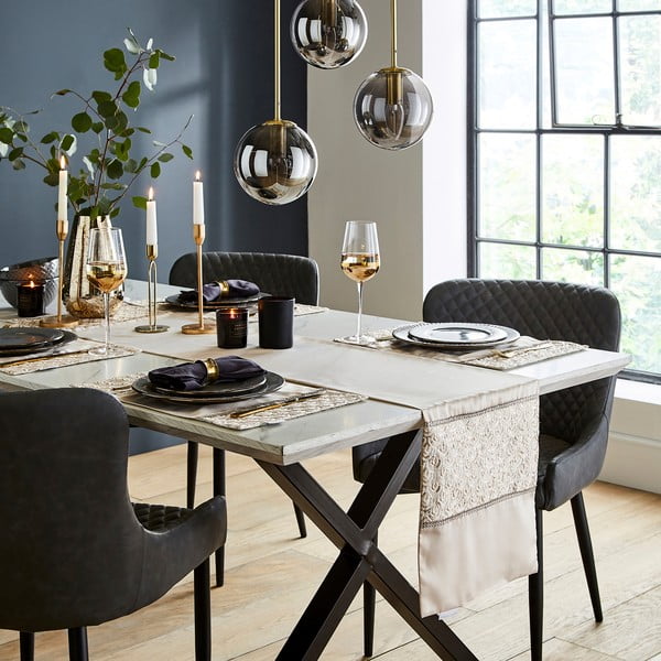 Galda celiņš no mikrosatīna 32x220 cm Deco Sequin – Catherine Lansfield-image-3