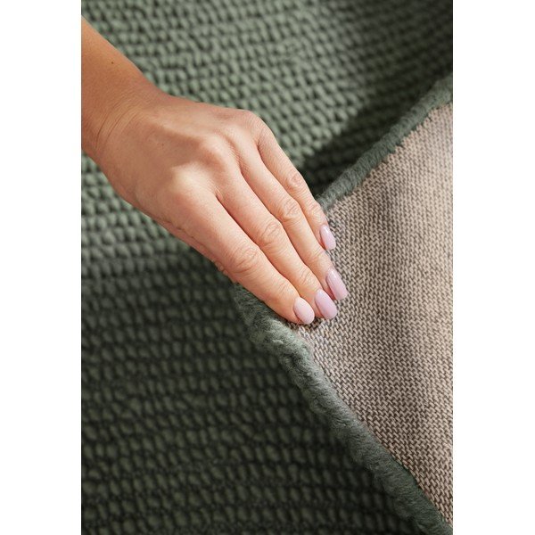 Tumši zaļš ar rokām darināts vilnas celiņa paklājs 80x200 cm Calmio – Hanse Home-image-3