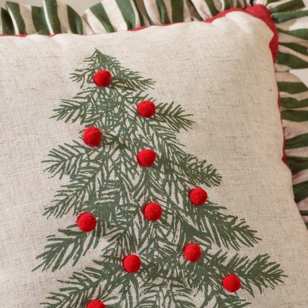 Dekoratīvais spilvens ar Ziemassvētku motīvu 45x45 cm Frilled Christmas Tree – Catherine Lansfield-image-2