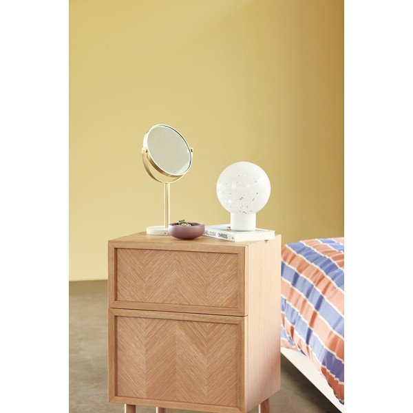 Dabīga toņa ozola masīvkoka naktsskapītis Herringbone – Hübsch-image-1