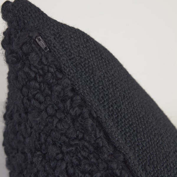 Spilvendrāna 45x45 cm Corel – Kave Home-image-1