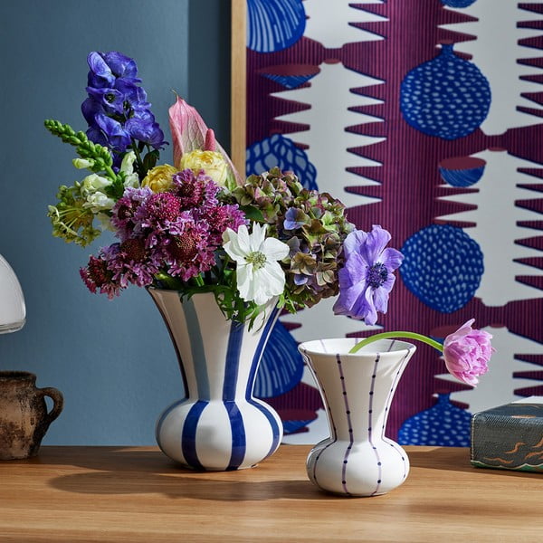 Ar rokām apgleznota keramikas vāze Signature – Kähler Design-image-1