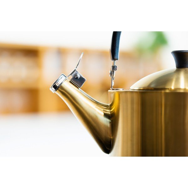 Zelta krāsas nerūsējošā tērauda tējkanna 1,5 l Diamante – Vialli Design-image-3