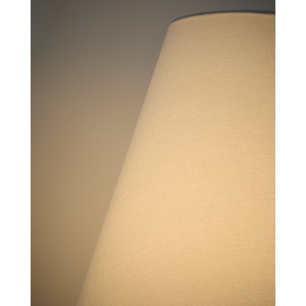 Sudraba krāsas stāvlampa ar auduma abažūru (augstums 153 cm) Navat – Kave Home-image-2
