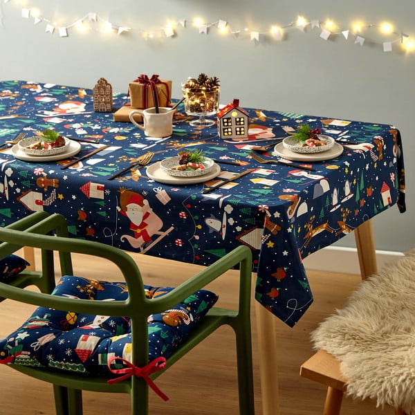 Kokvilnas galdauts ar Ziemassvētku motīvu 137x229 cm Santa's Christmas Wonderland – Catherine Lansfield-image-1