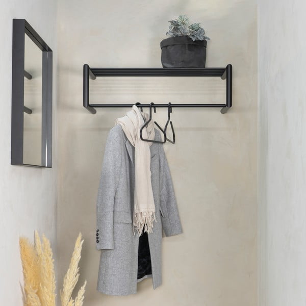 Melns metāla sienas pakaramais ar plauktu 80 cm Smooth – Spinder Design-image-1