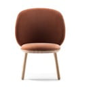 Terakotas oranžs samta krēsls ar oša koka struktūru un ādas detaļām EMKO Naïve