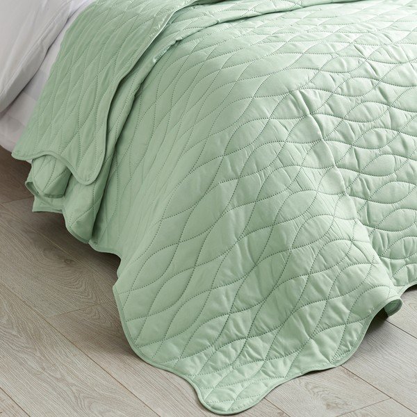 Zaļš stepēts gultas pārklājs 240x260 cm Scallop Waves – Catherine Lansfield-image-1