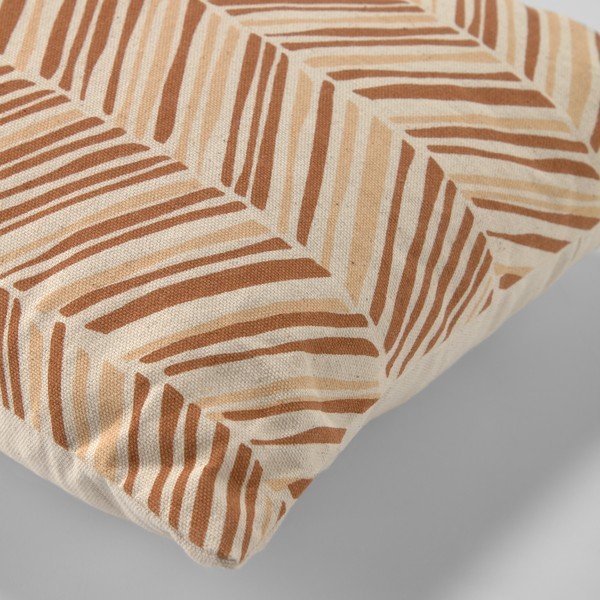 Brūni bēša kokvilnas spilvendrāna Kave Home Uriana, 50 x 30 cm-image-1